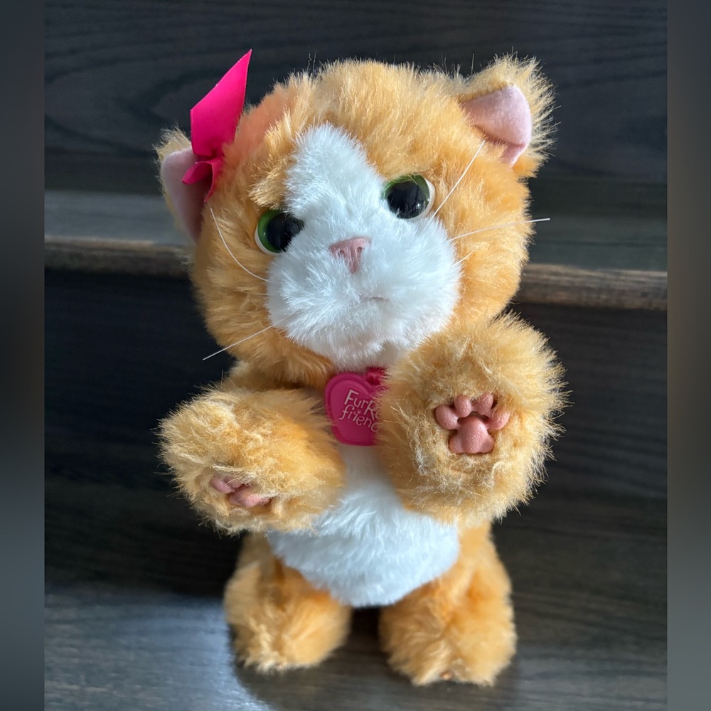 Furreal friends kitty cat excellent cond (comes with batteries)